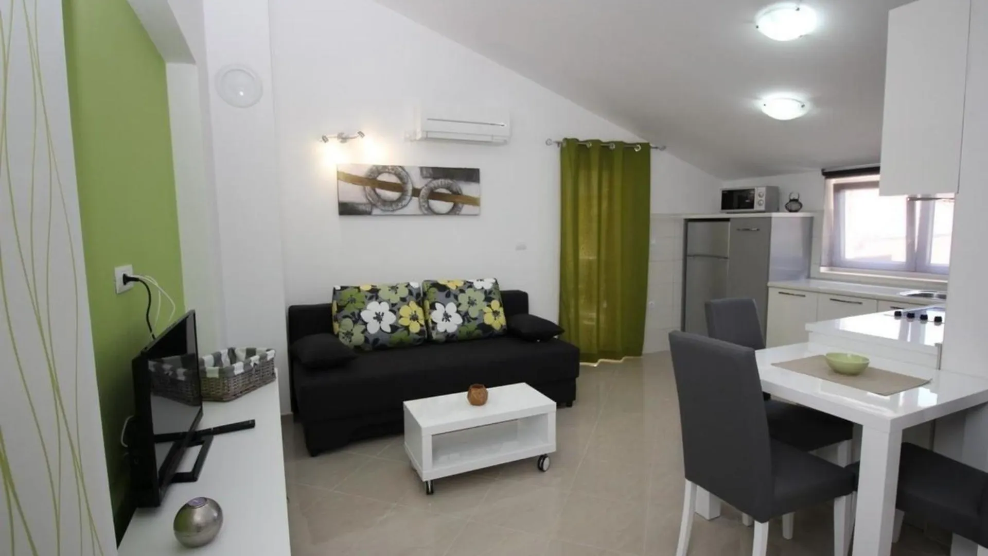 Nette Ferienwohnung In Baska Mit Eigenem Balkon